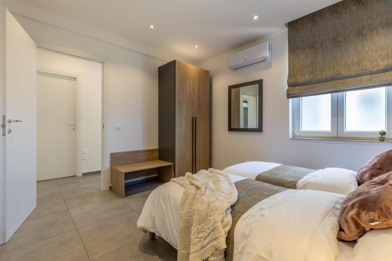 Seaside Luxury In Pembroke St Julians Apartman Kültér fotó