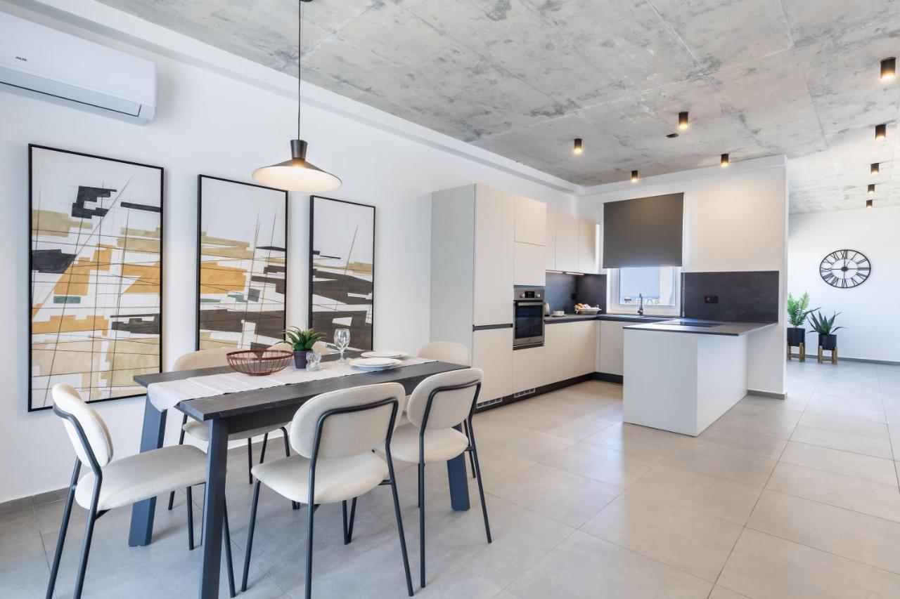 Seaside Luxury In Pembroke St Julians Apartman Kültér fotó